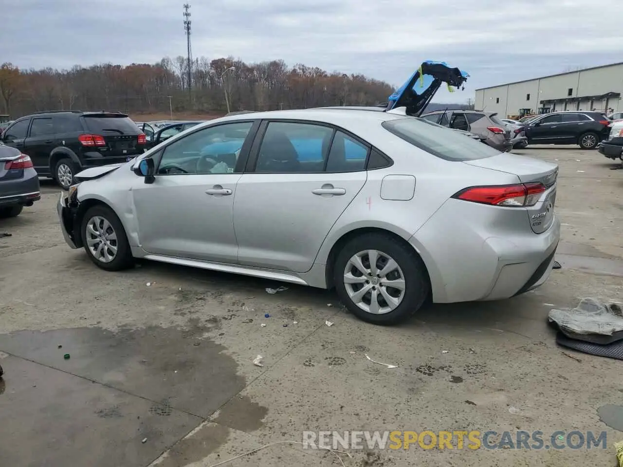 2 fotografías del automóvil dañado 5YFEPMAE5MP247271 TOYOTA COROLLA 2021