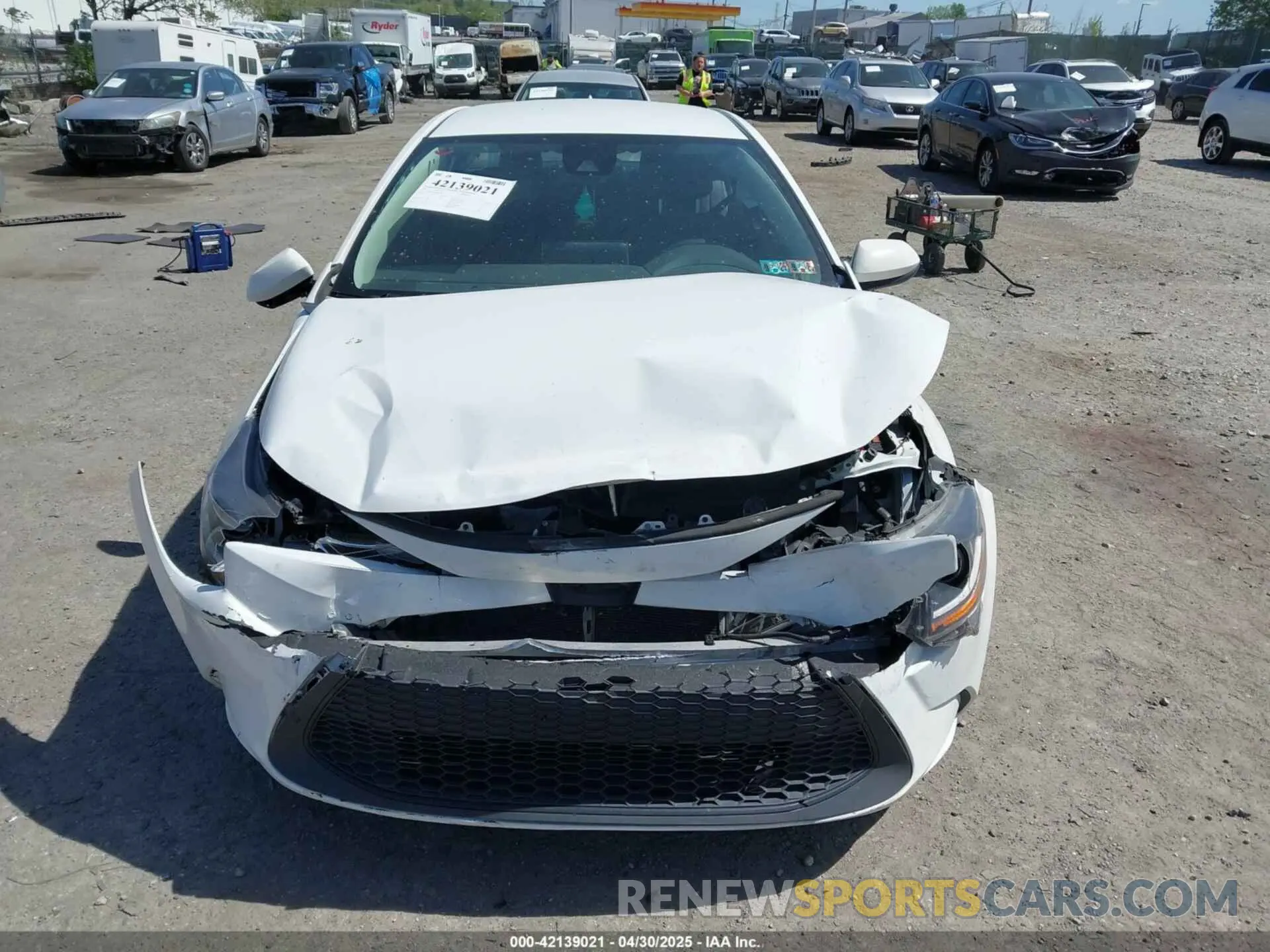 11 fotografías del automóvil dañado 5YFEPMAE5MP247335 TOYOTA COROLLA 2021