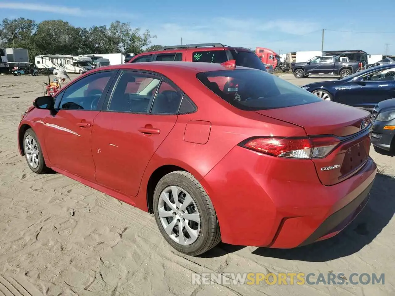 2 fotografías del automóvil dañado 5YFEPMAE5MP257153 TOYOTA COROLLA 2021