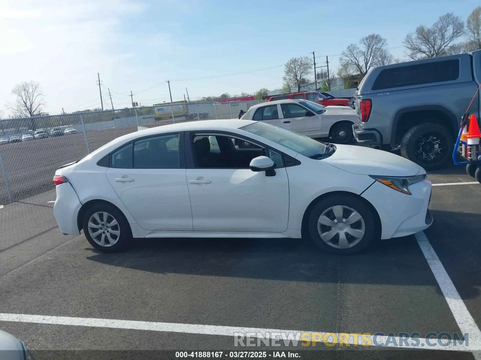 13 fotografías del automóvil dañado 5YFEPMAE6MP155683 TOYOTA COROLLA 2021