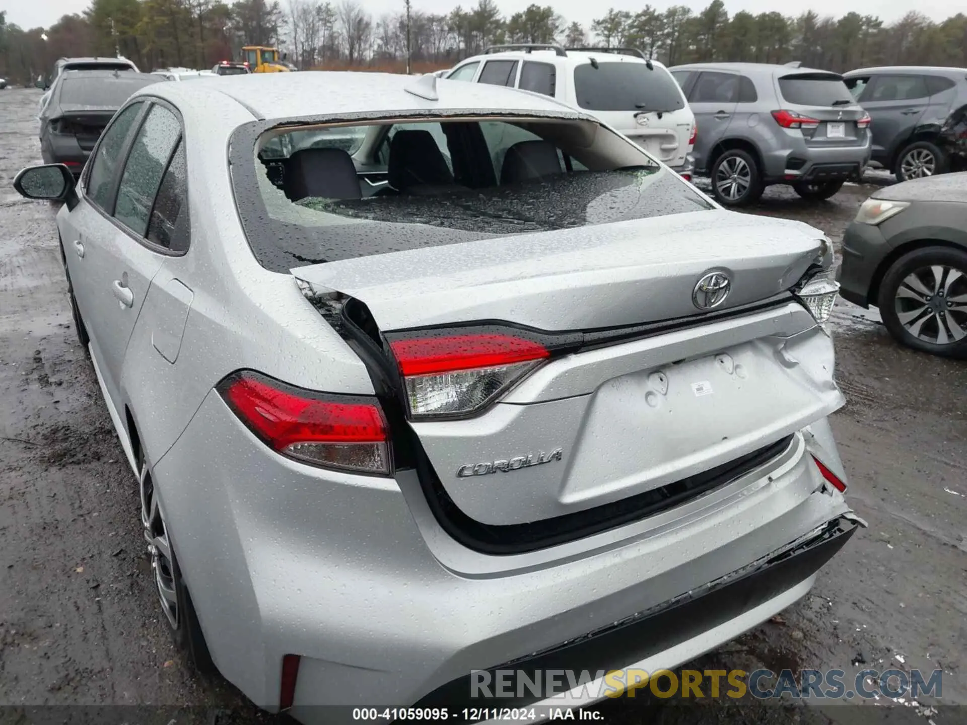 17 fotografías del automóvil dañado 5YFEPMAE6MP158101 TOYOTA COROLLA 2021