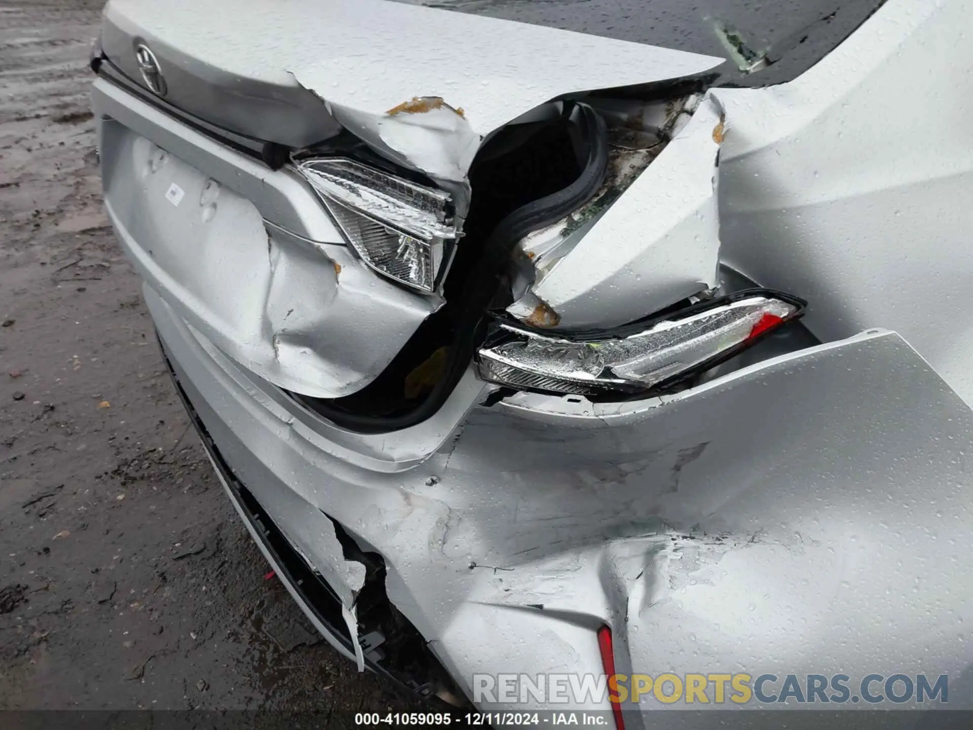 19 fotografías del automóvil dañado 5YFEPMAE6MP158101 TOYOTA COROLLA 2021