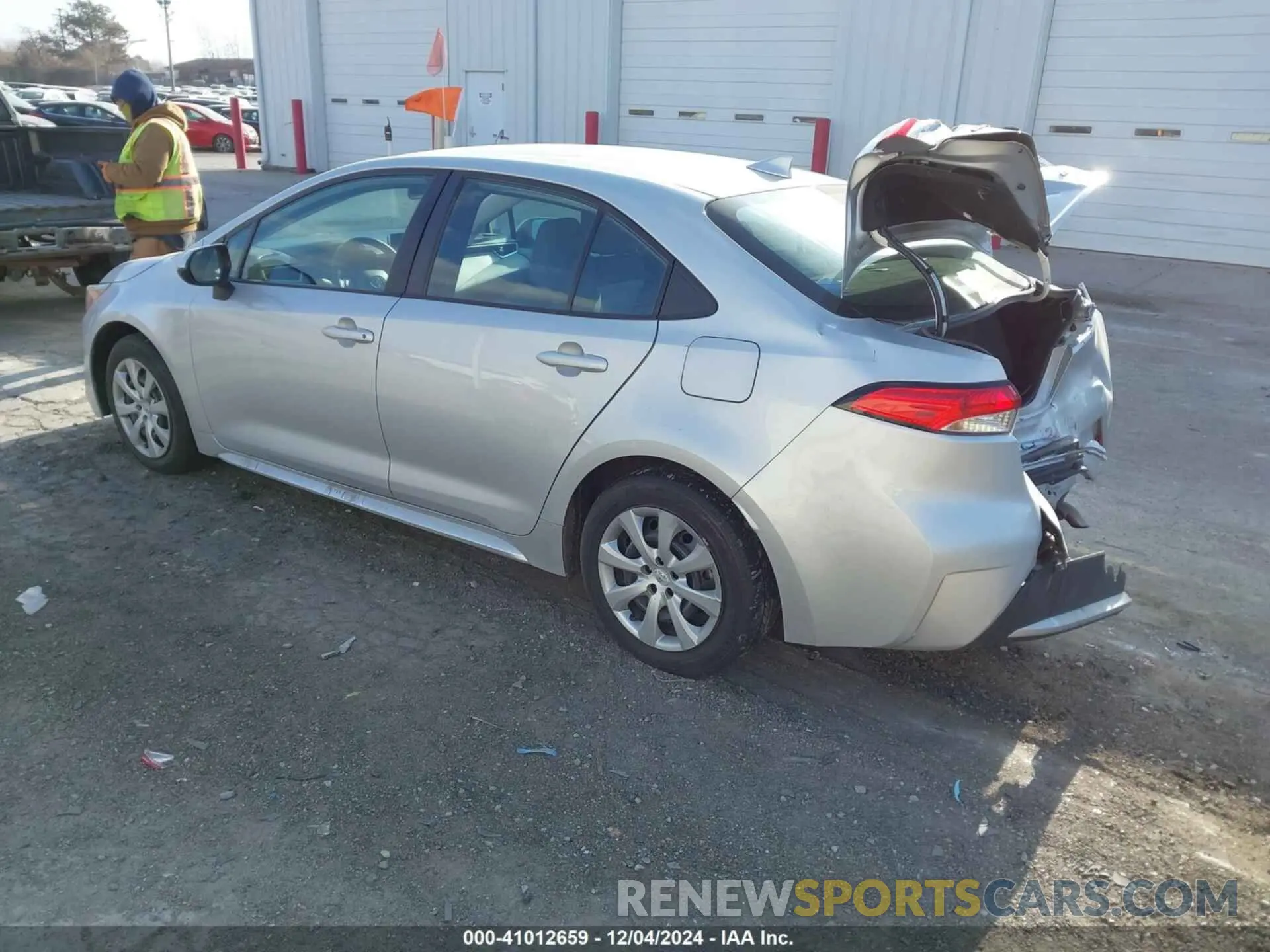 3 fotografías del automóvil dañado 5YFEPMAE6MP179613 TOYOTA COROLLA 2021