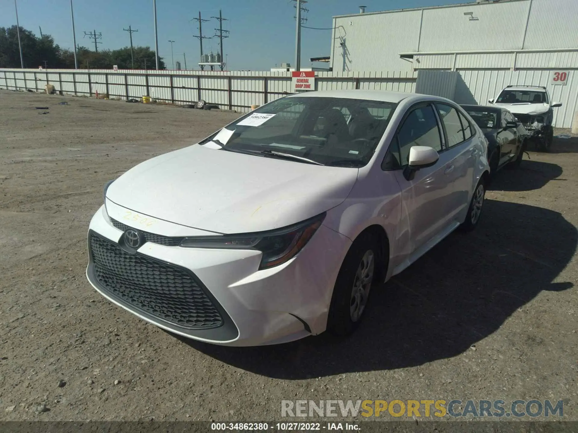 2 fotografías del automóvil dañado 5YFEPMAE6MP183841 TOYOTA COROLLA 2021