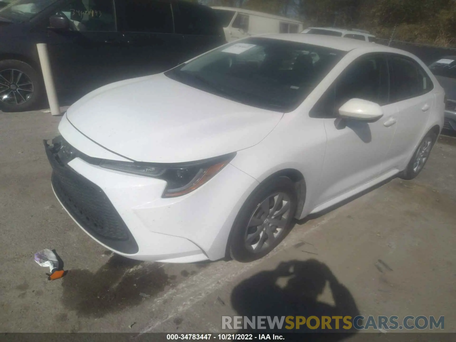 2 fotografías del automóvil dañado 5YFEPMAE6MP184102 TOYOTA COROLLA 2021