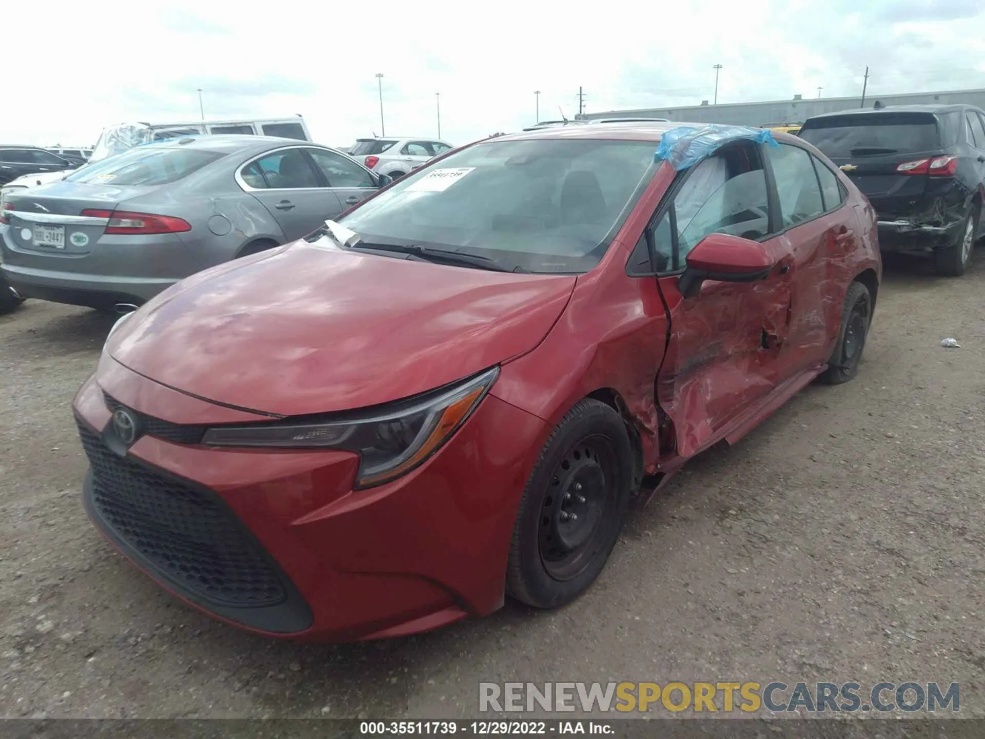 2 fotografías del automóvil dañado 5YFEPMAE6MP192703 TOYOTA COROLLA 2021