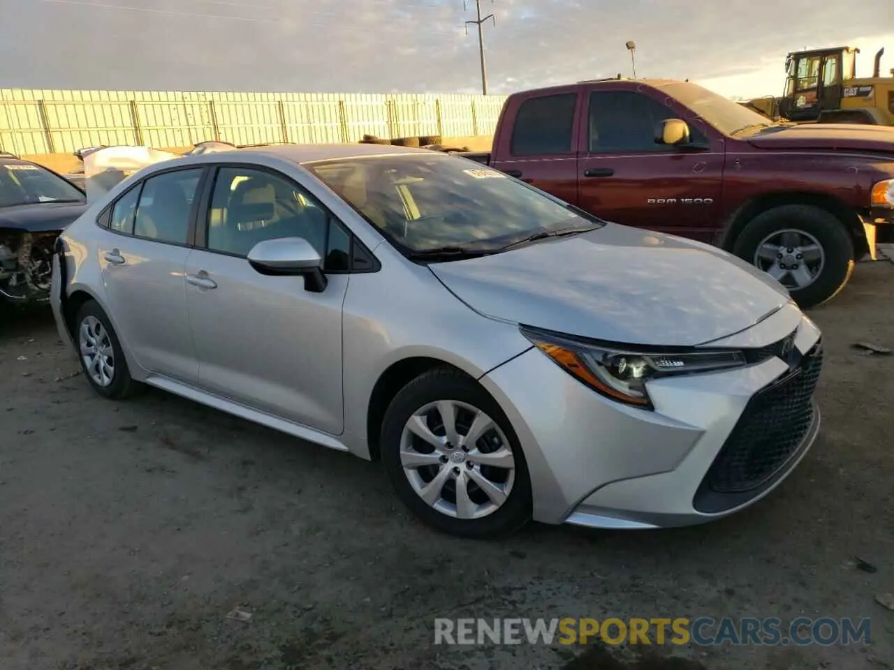 4 fotografías del automóvil dañado 5YFEPMAE6MP203246 TOYOTA COROLLA 2021