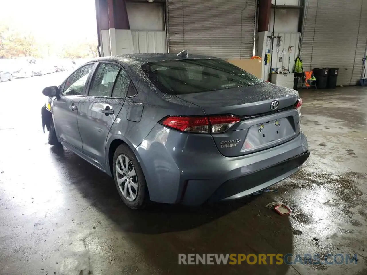 3 fotografías del automóvil dañado 5YFEPMAE6MP225182 TOYOTA COROLLA 2021