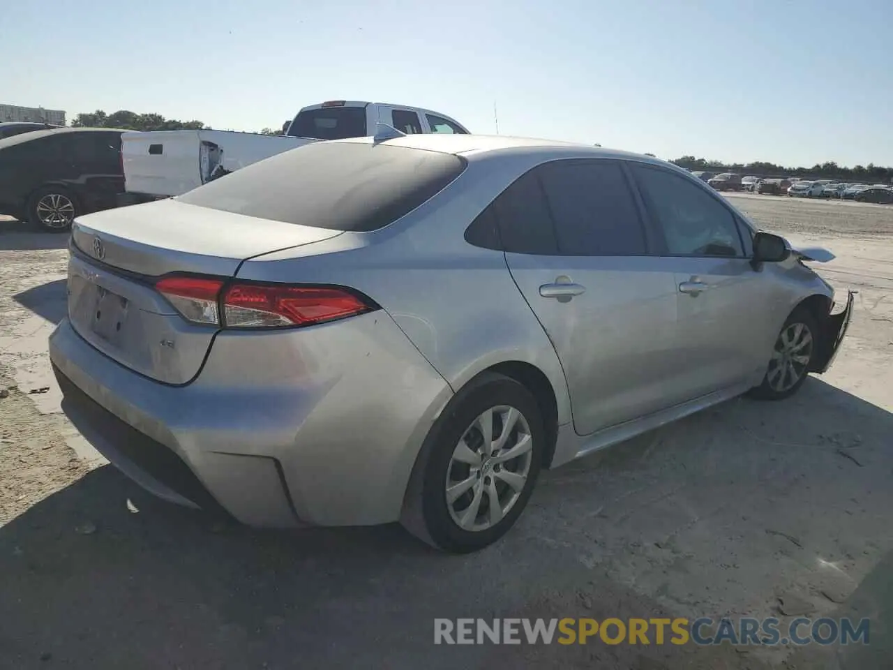 3 fotografías del automóvil dañado 5YFEPMAE6MP228387 TOYOTA COROLLA 2021