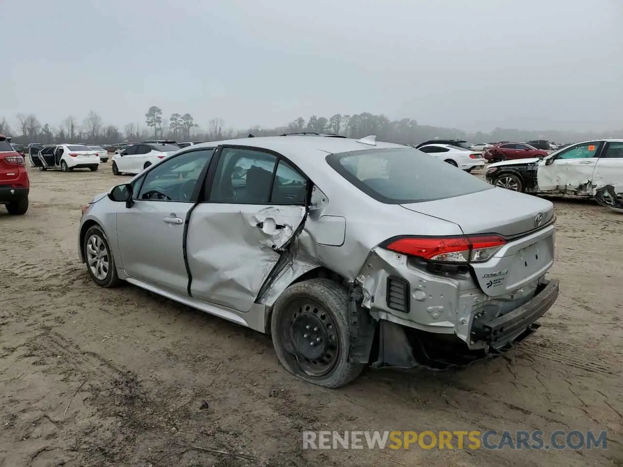 2 fotografías del automóvil dañado 5YFEPMAE6MP243407 TOYOTA COROLLA 2021
