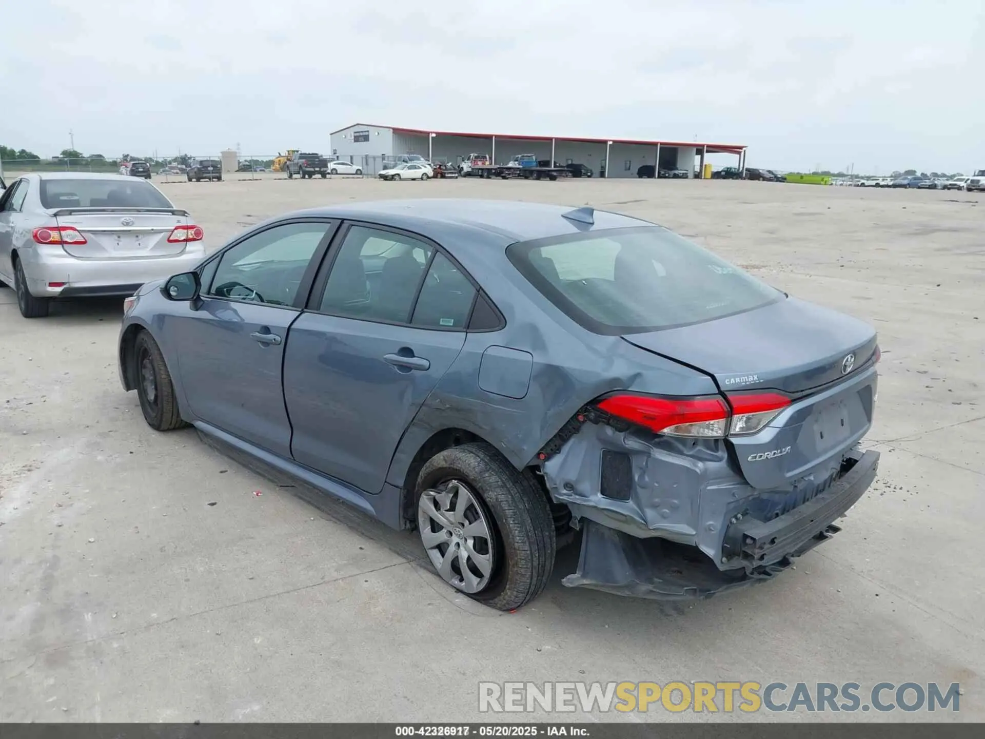 3 fotografías del automóvil dañado 5YFEPMAE6MP244461 TOYOTA COROLLA 2021