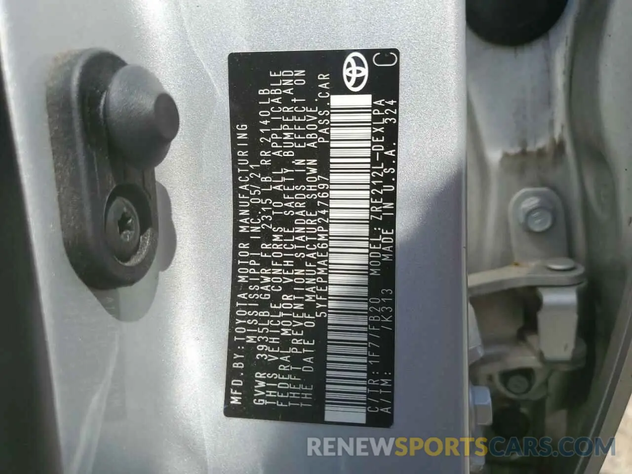 12 fotografías del automóvil dañado 5YFEPMAE6MP247697 TOYOTA COROLLA 2021