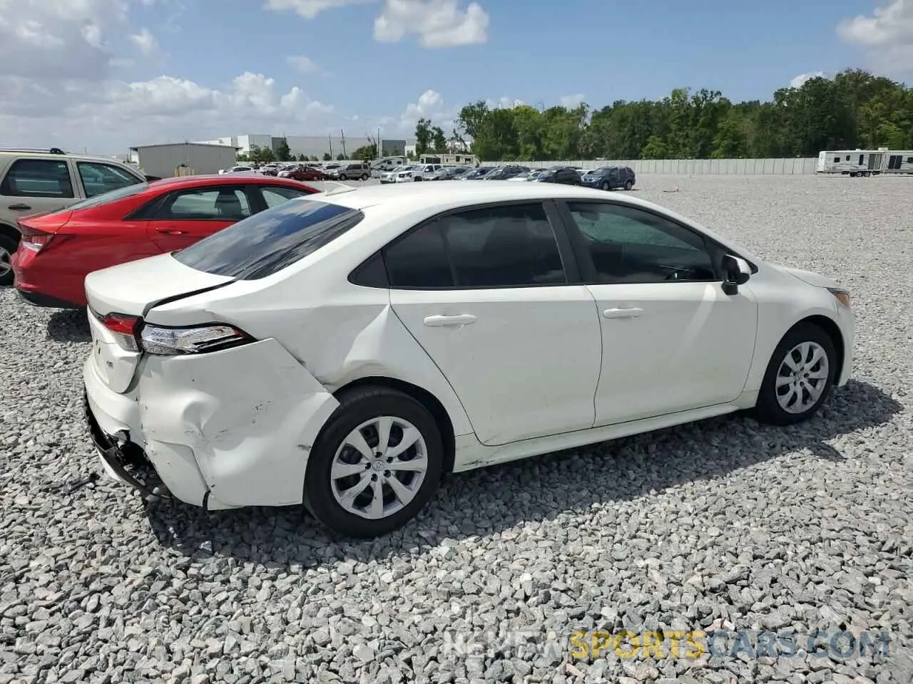 3 fotografías del automóvil dañado 5YFEPMAE6MP248039 TOYOTA COROLLA 2021