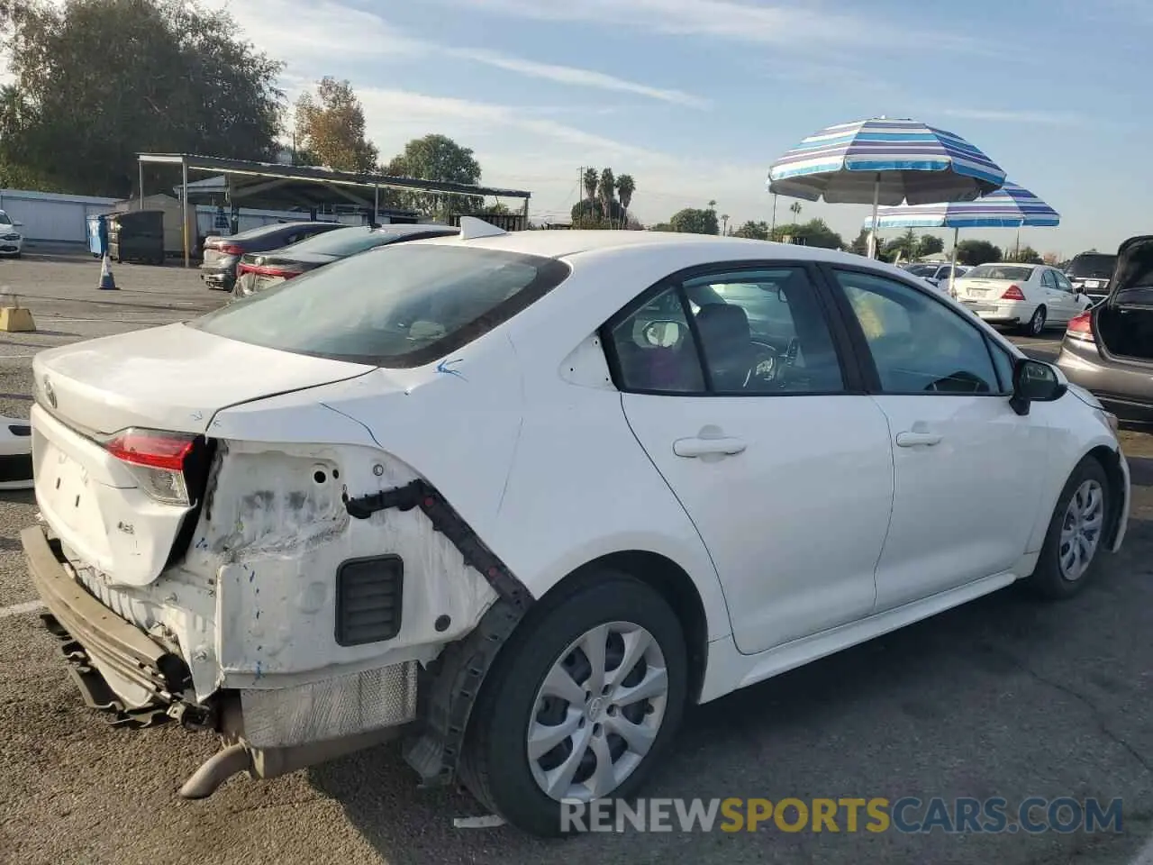 3 fotografías del automóvil dañado 5YFEPMAE6MP250079 TOYOTA COROLLA 2021