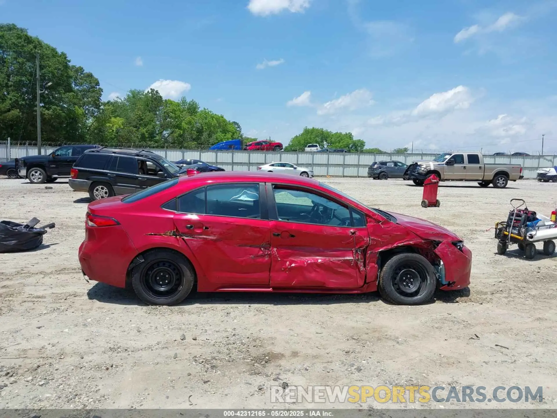 13 fotografías del automóvil dañado 5YFEPMAE6MP251720 TOYOTA COROLLA 2021