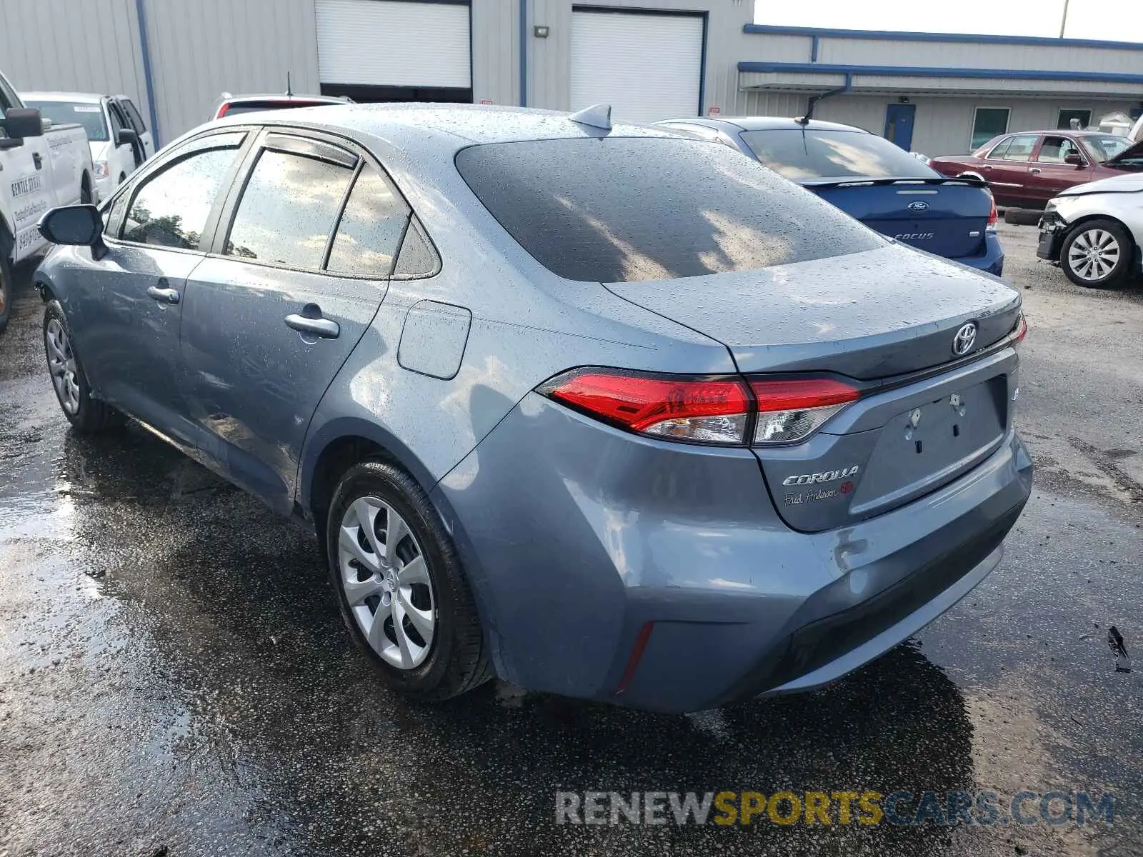 3 fotografías del automóvil dañado 5YFEPMAE7MP147835 TOYOTA COROLLA 2021