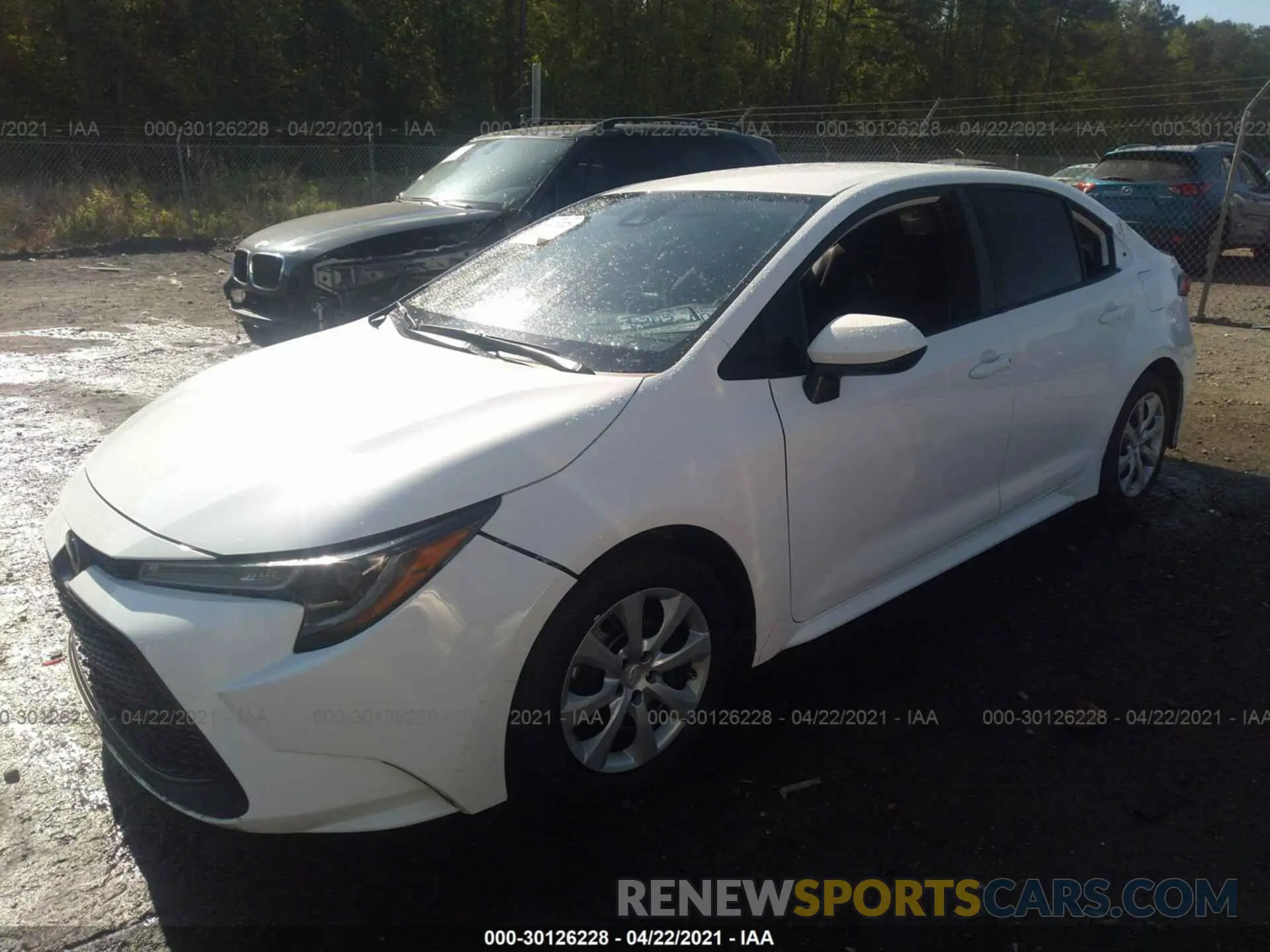 2 fotografías del automóvil dañado 5YFEPMAE7MP154509 TOYOTA COROLLA 2021