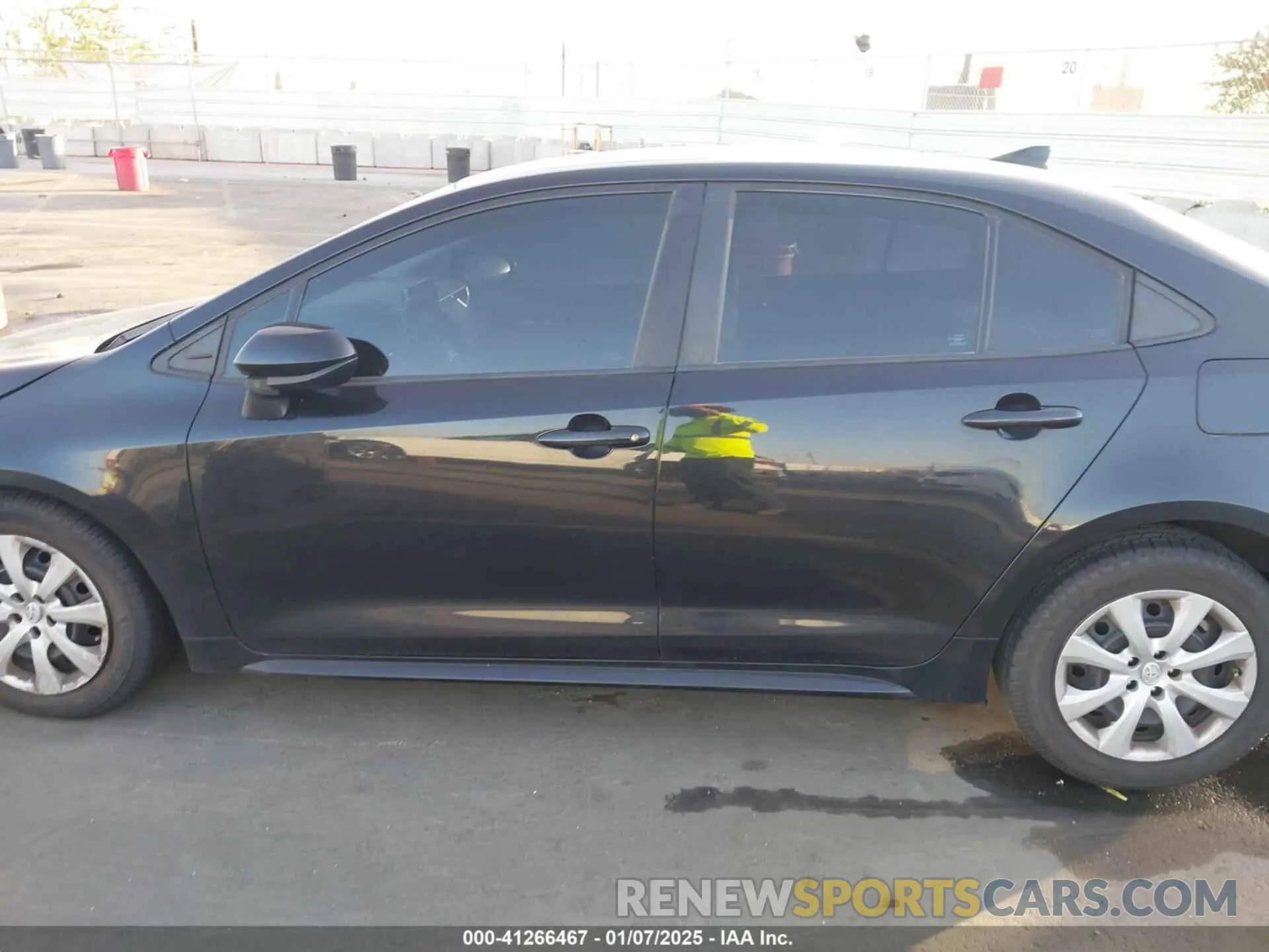 14 fotografías del automóvil dañado 5YFEPMAE7MP174632 TOYOTA COROLLA 2021