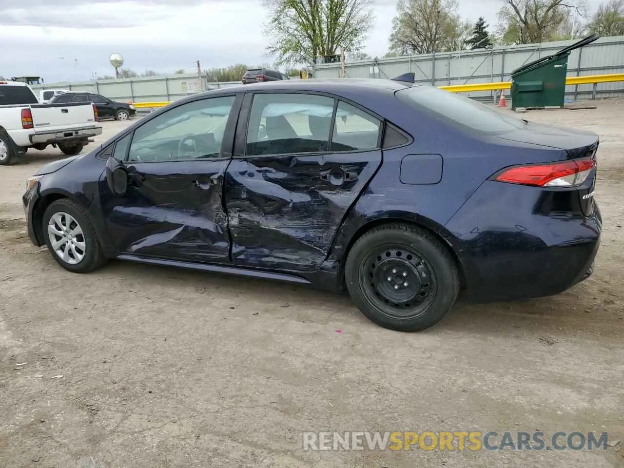 2 fotografías del automóvil dañado 5YFEPMAE7MP210674 TOYOTA COROLLA 2021