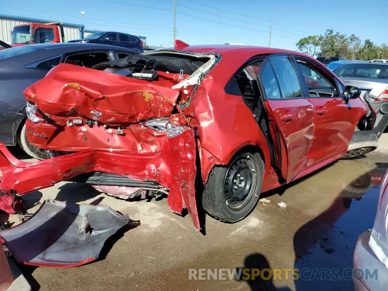 3 fotografías del automóvil dañado 5YFEPMAE7MP239673 TOYOTA COROLLA 2021