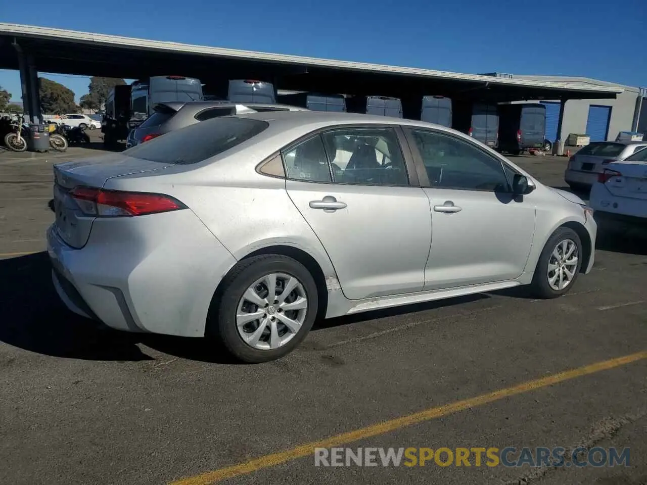 3 fotografías del automóvil dañado 5YFEPMAE7MP245571 TOYOTA COROLLA 2021