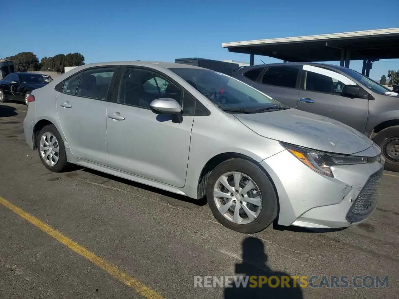 4 fotografías del automóvil dañado 5YFEPMAE7MP245571 TOYOTA COROLLA 2021