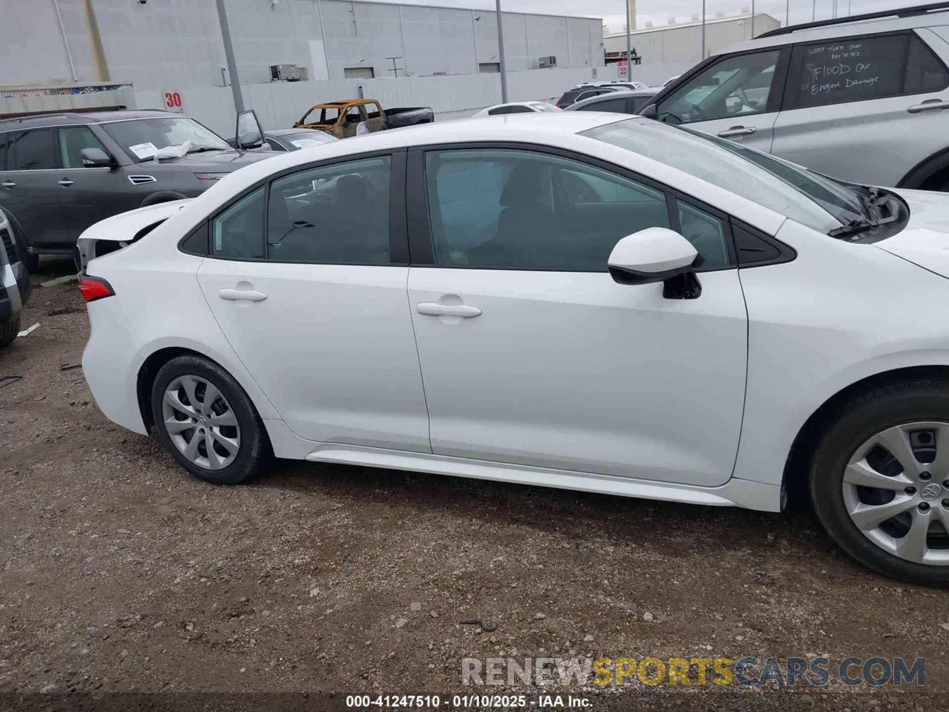 13 fotografías del automóvil dañado 5YFEPMAE7MP249748 TOYOTA COROLLA 2021