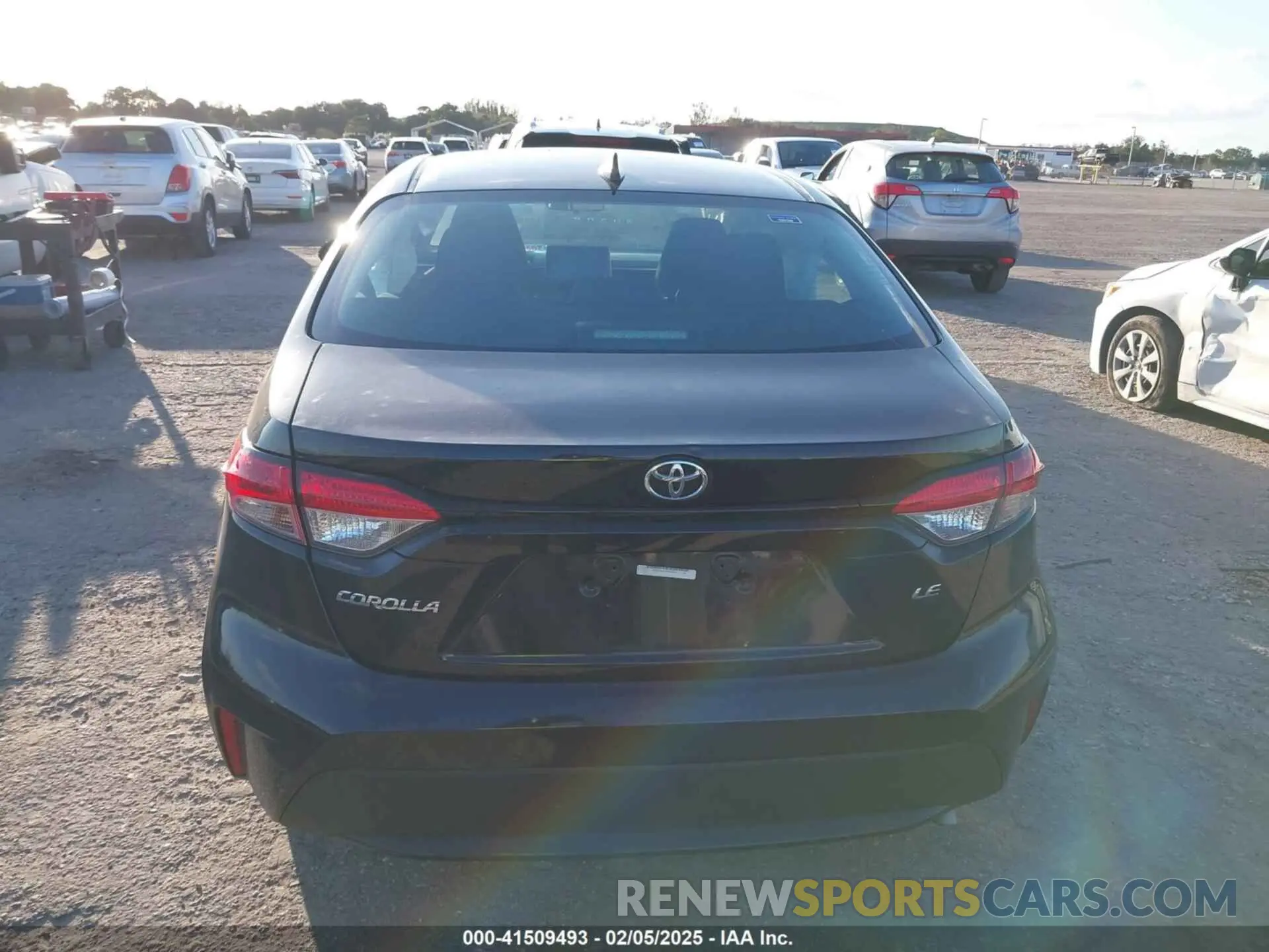 17 fotografías del automóvil dañado 5YFEPMAE7MP269319 TOYOTA COROLLA 2021