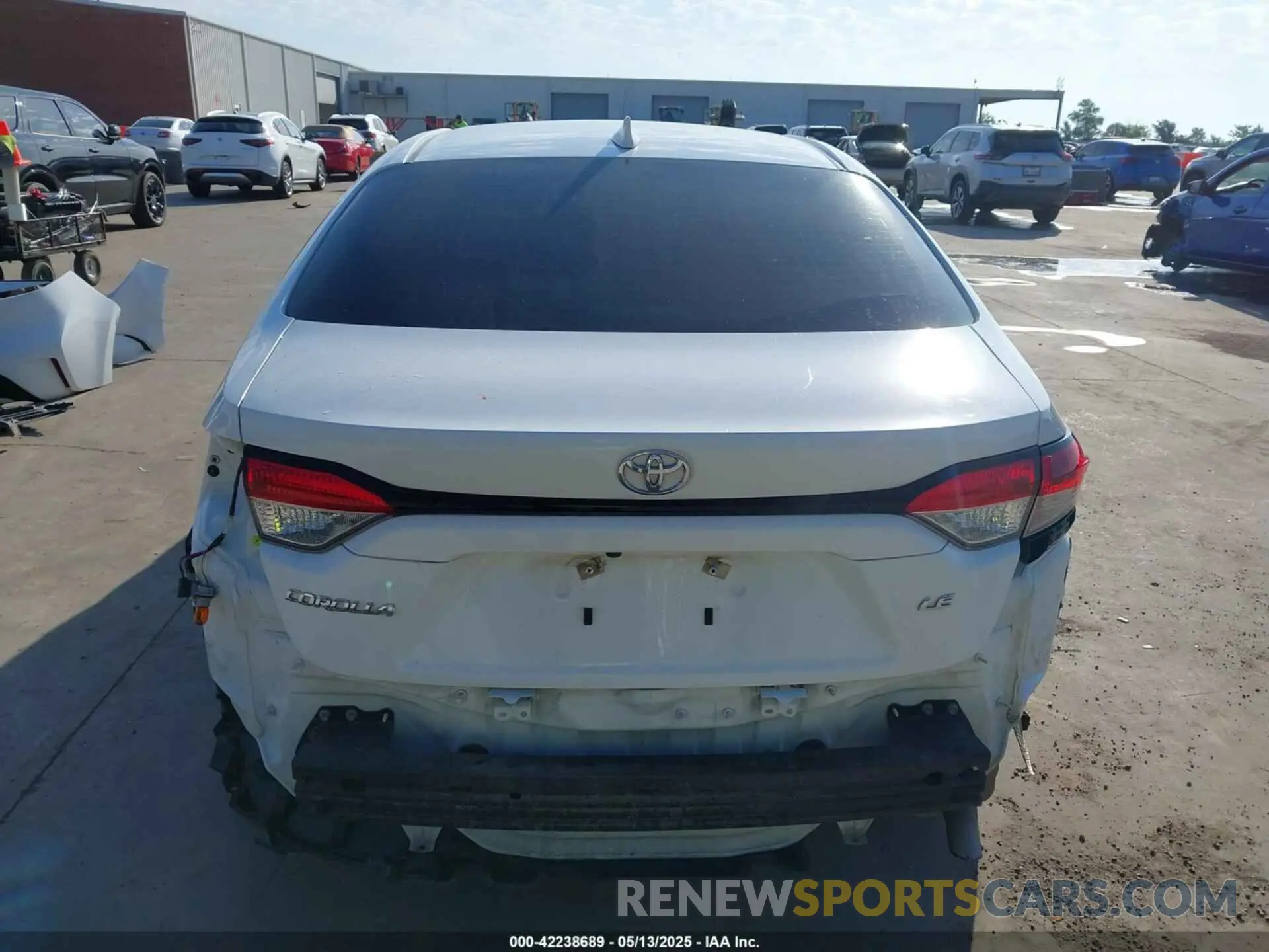 17 fotografías del automóvil dañado 5YFEPMAE8MP150338 TOYOTA COROLLA 2021