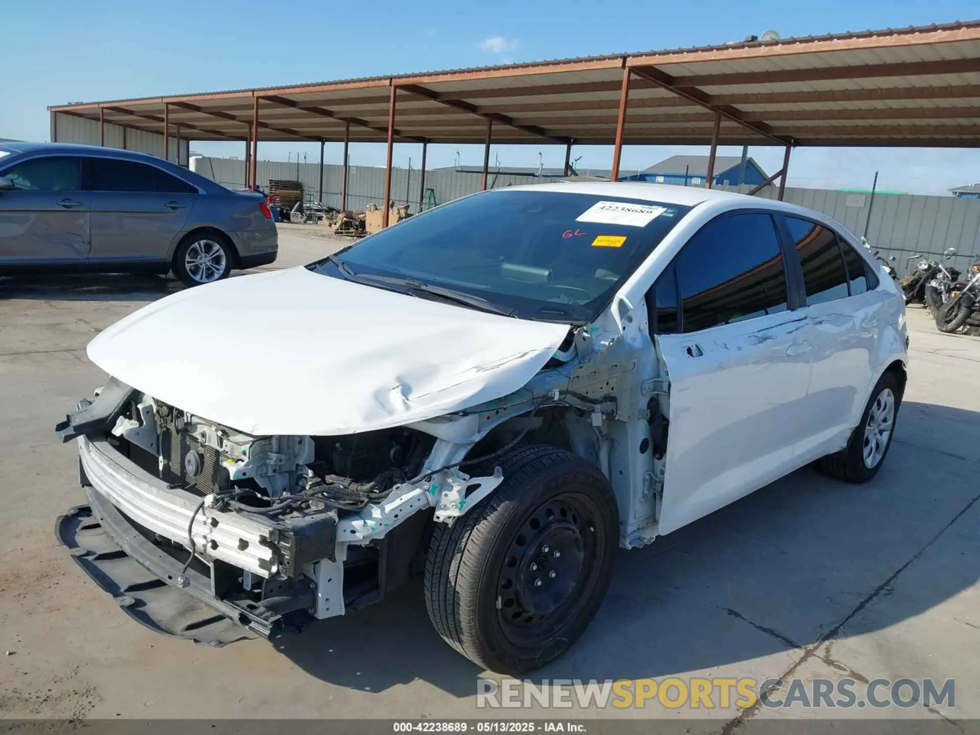 2 fotografías del automóvil dañado 5YFEPMAE8MP150338 TOYOTA COROLLA 2021