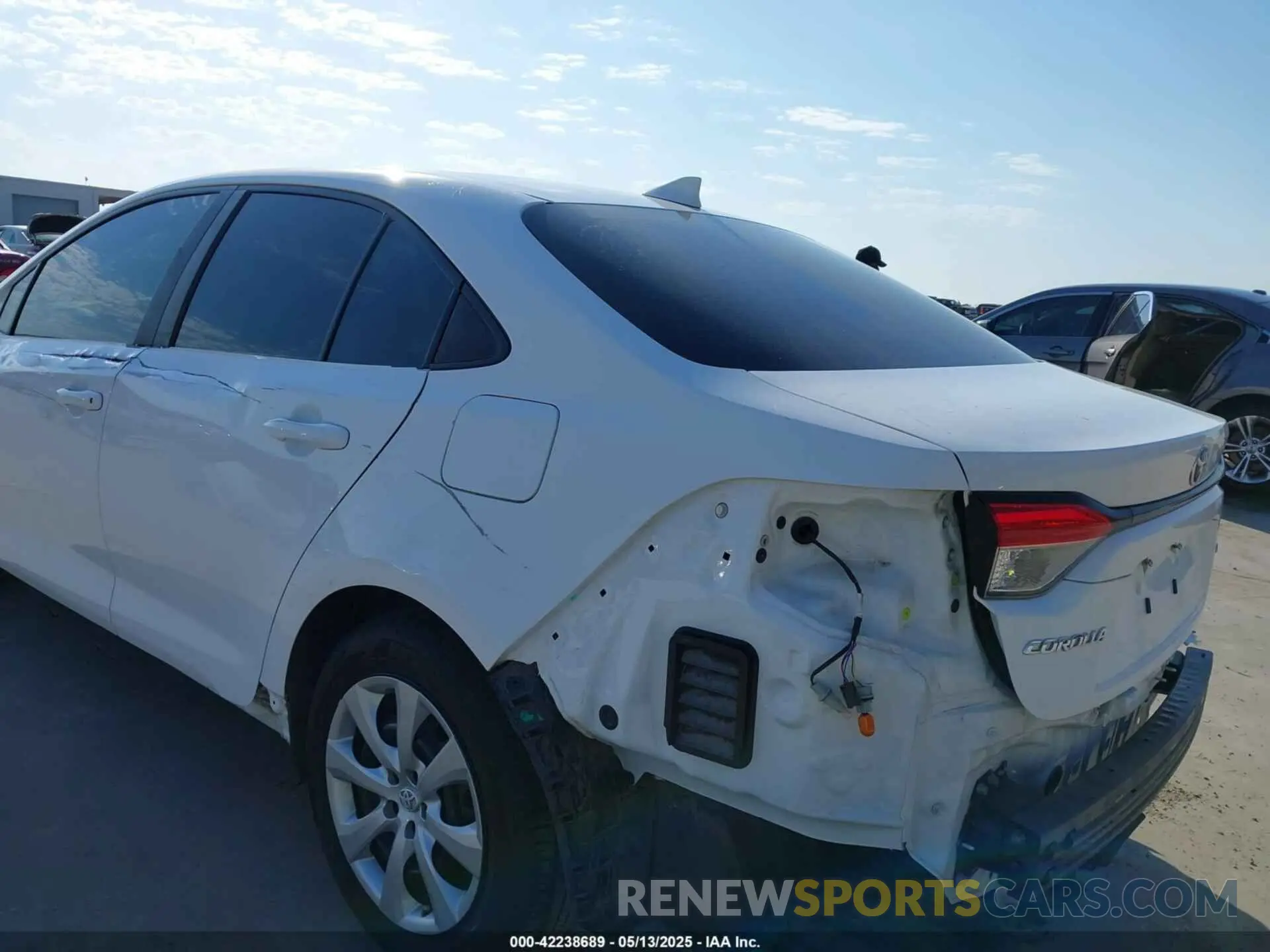20 fotografías del automóvil dañado 5YFEPMAE8MP150338 TOYOTA COROLLA 2021