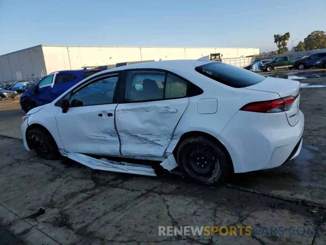 2 fotografías del automóvil dañado 5YFEPMAE8MP165308 TOYOTA COROLLA 2021