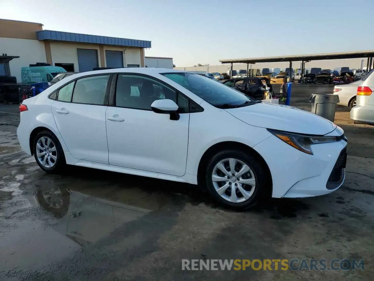 4 fotografías del automóvil dañado 5YFEPMAE8MP165308 TOYOTA COROLLA 2021