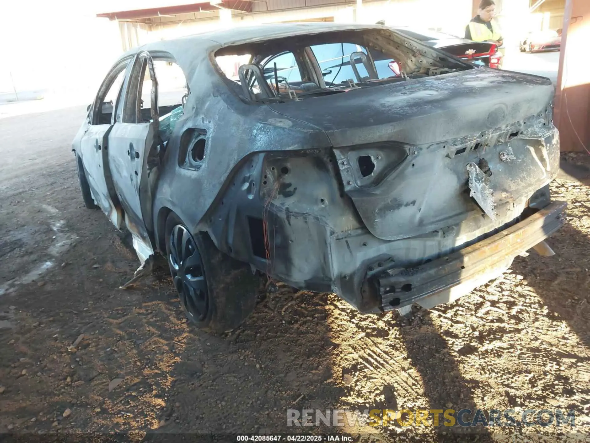 3 fotografías del automóvil dañado 5YFEPMAE8MP172579 TOYOTA COROLLA 2021