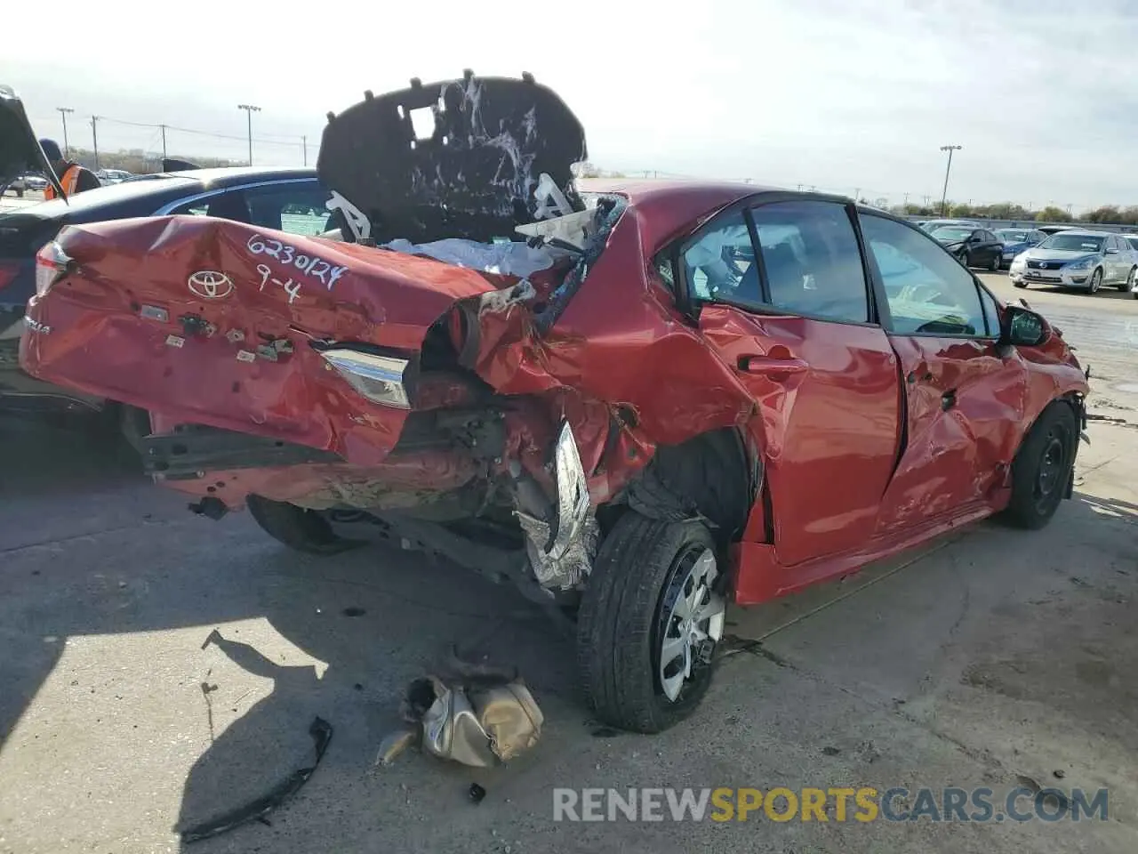 3 fotografías del automóvil dañado 5YFEPMAE8MP192685 TOYOTA COROLLA 2021