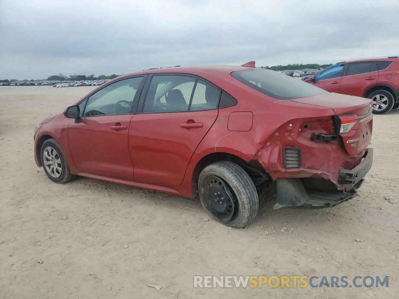 2 fotografías del automóvil dañado 5YFEPMAE8MP192718 TOYOTA COROLLA 2021