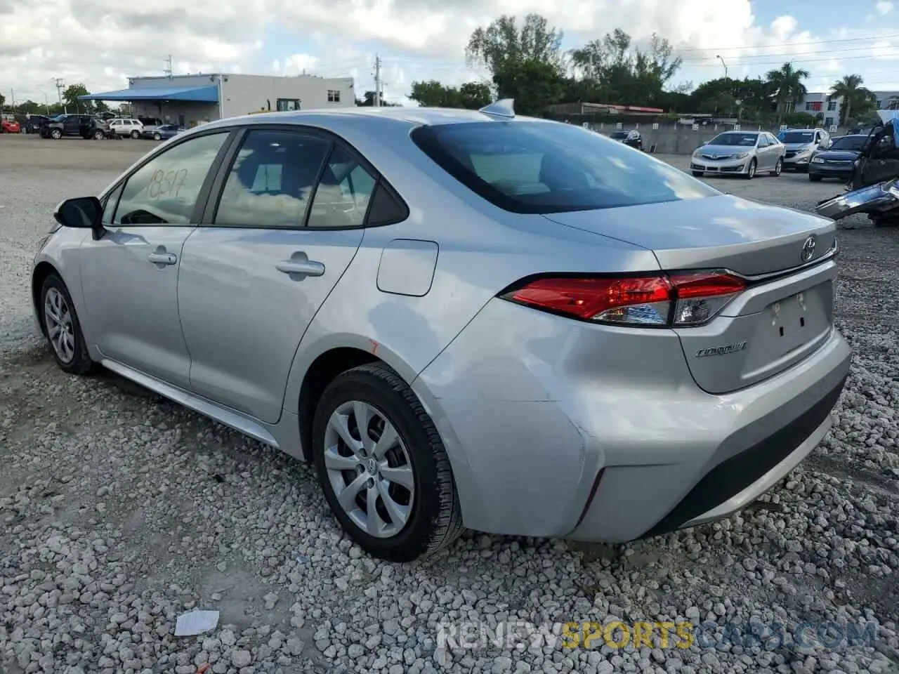 3 fotografías del automóvil dañado 5YFEPMAE8MP194906 TOYOTA COROLLA 2021