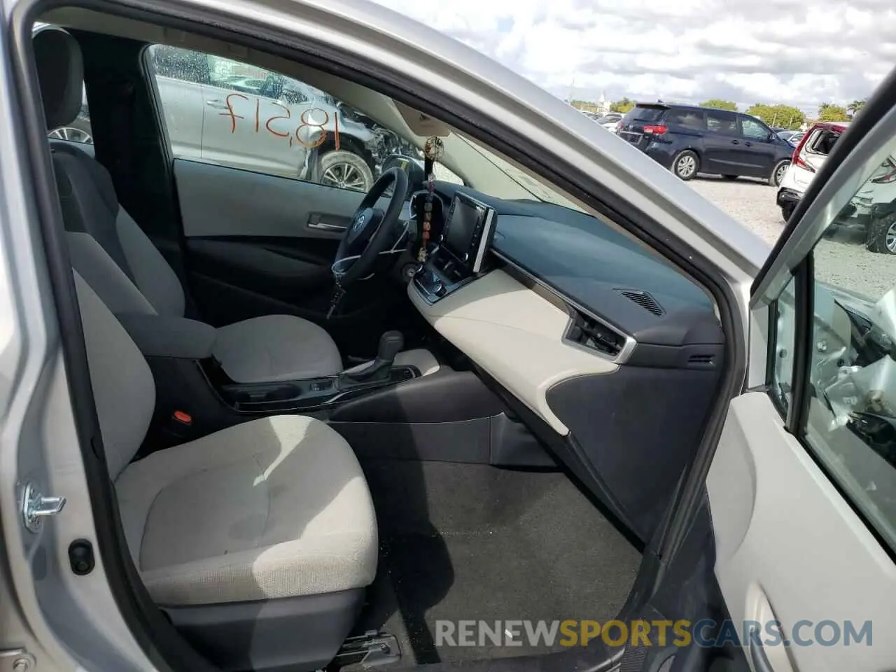 5 fotografías del automóvil dañado 5YFEPMAE8MP194906 TOYOTA COROLLA 2021