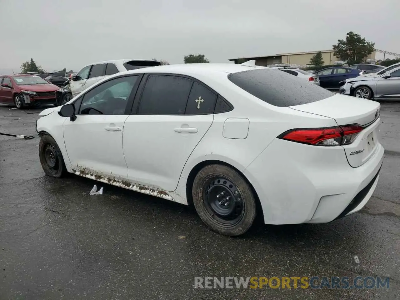 2 fotografías del automóvil dañado 5YFEPMAE8MP200509 TOYOTA COROLLA 2021