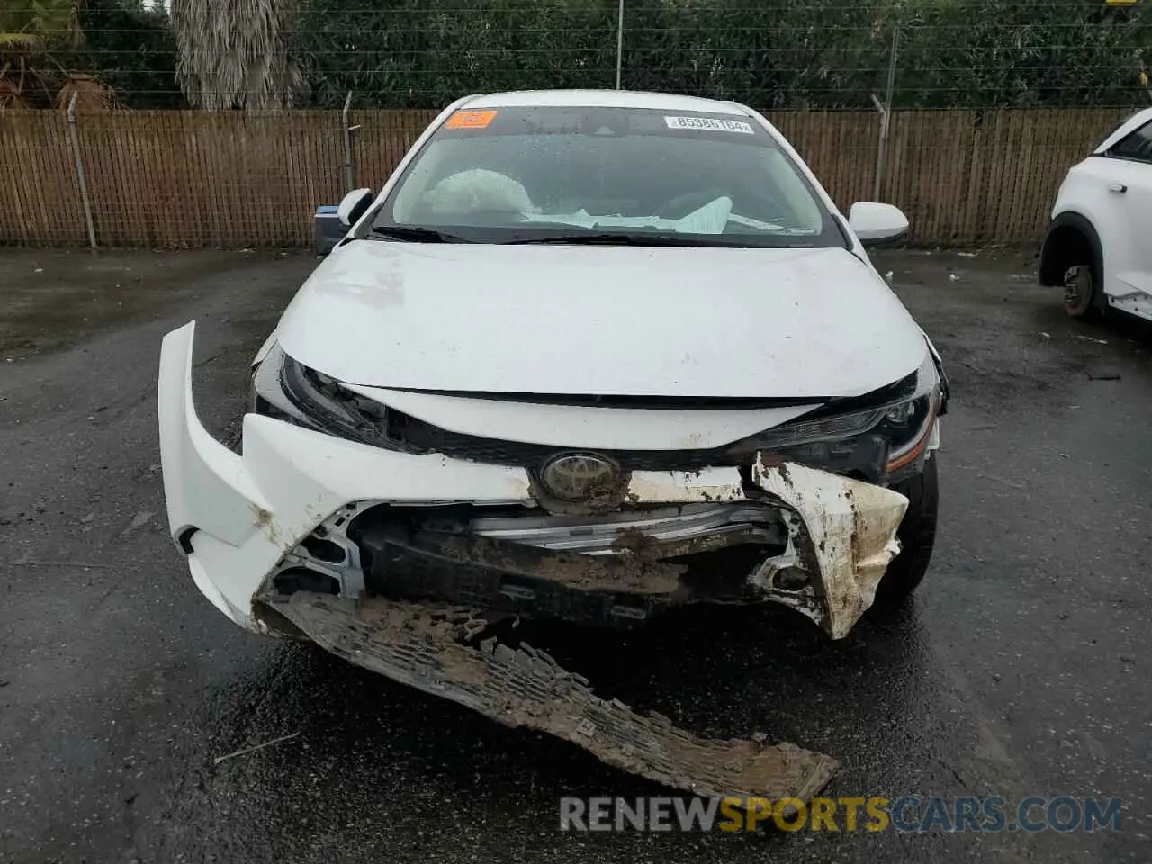 5 fotografías del automóvil dañado 5YFEPMAE8MP200509 TOYOTA COROLLA 2021