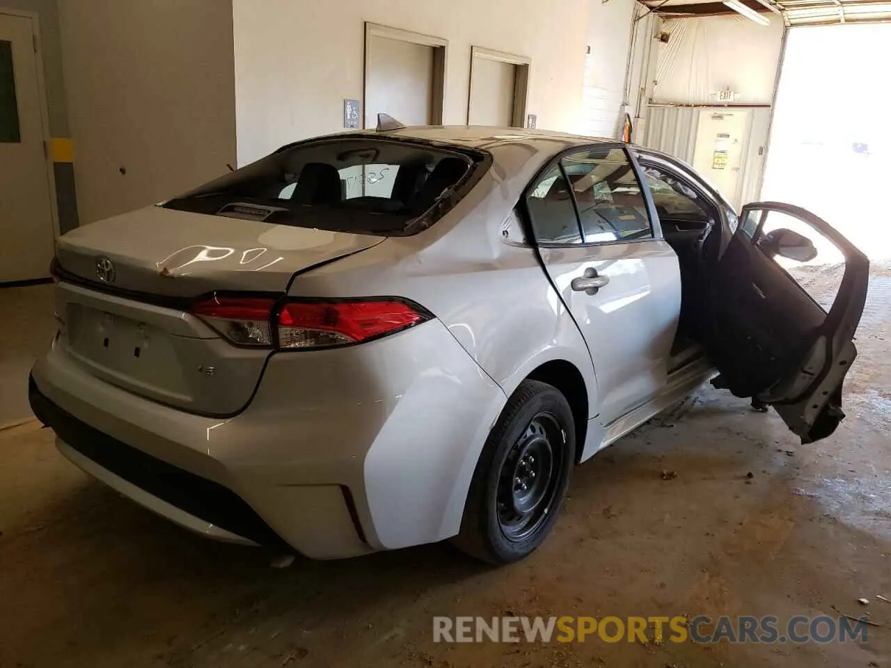 4 fotografías del automóvil dañado 5YFEPMAE8MP211932 TOYOTA COROLLA 2021