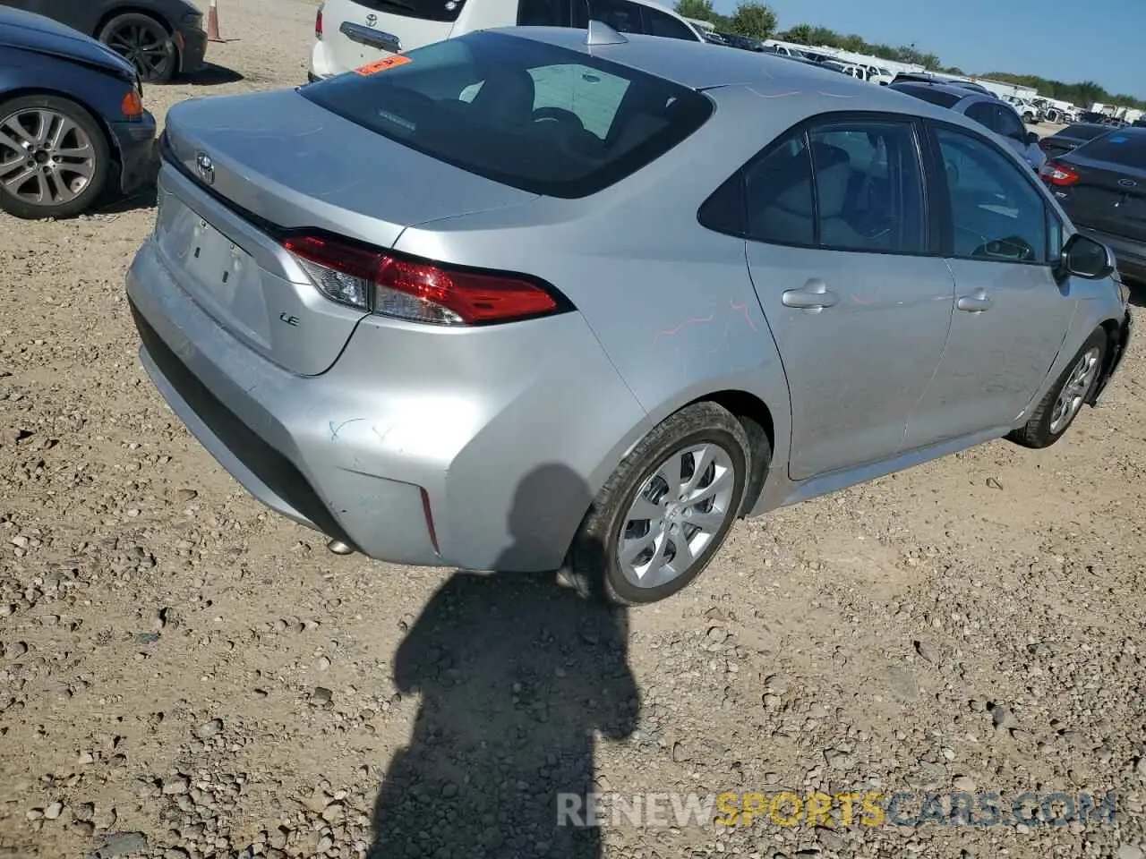 3 fotografías del automóvil dañado 5YFEPMAE8MP218444 TOYOTA COROLLA 2021