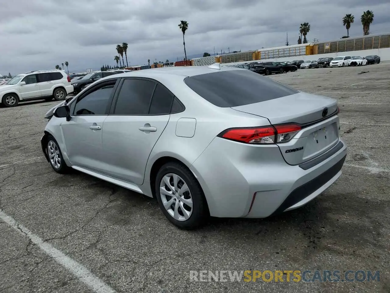 2 fotografías del automóvil dañado 5YFEPMAE8MP218623 TOYOTA COROLLA 2021