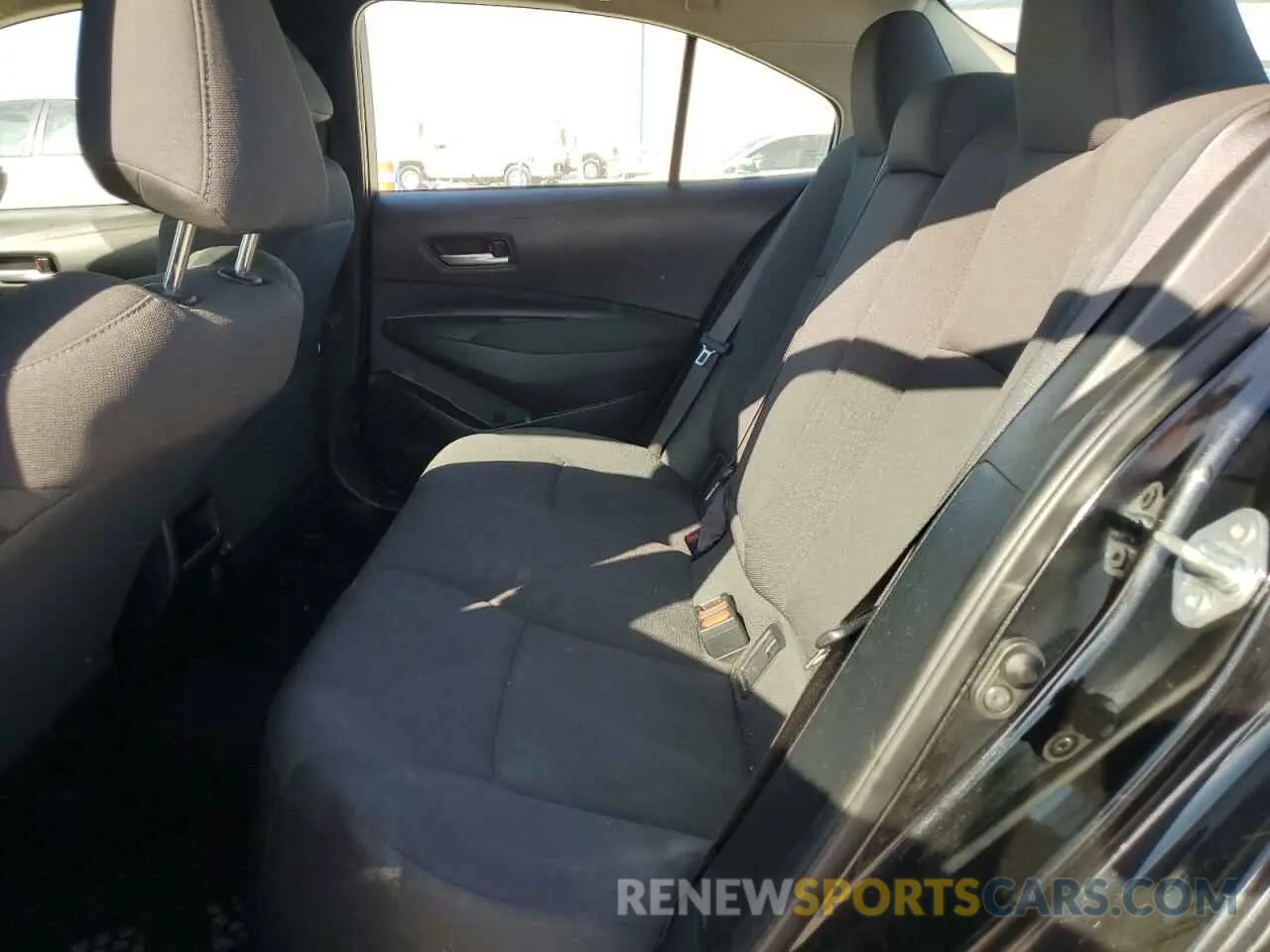 10 fotografías del automóvil dañado 5YFEPMAE8MP221831 TOYOTA COROLLA 2021