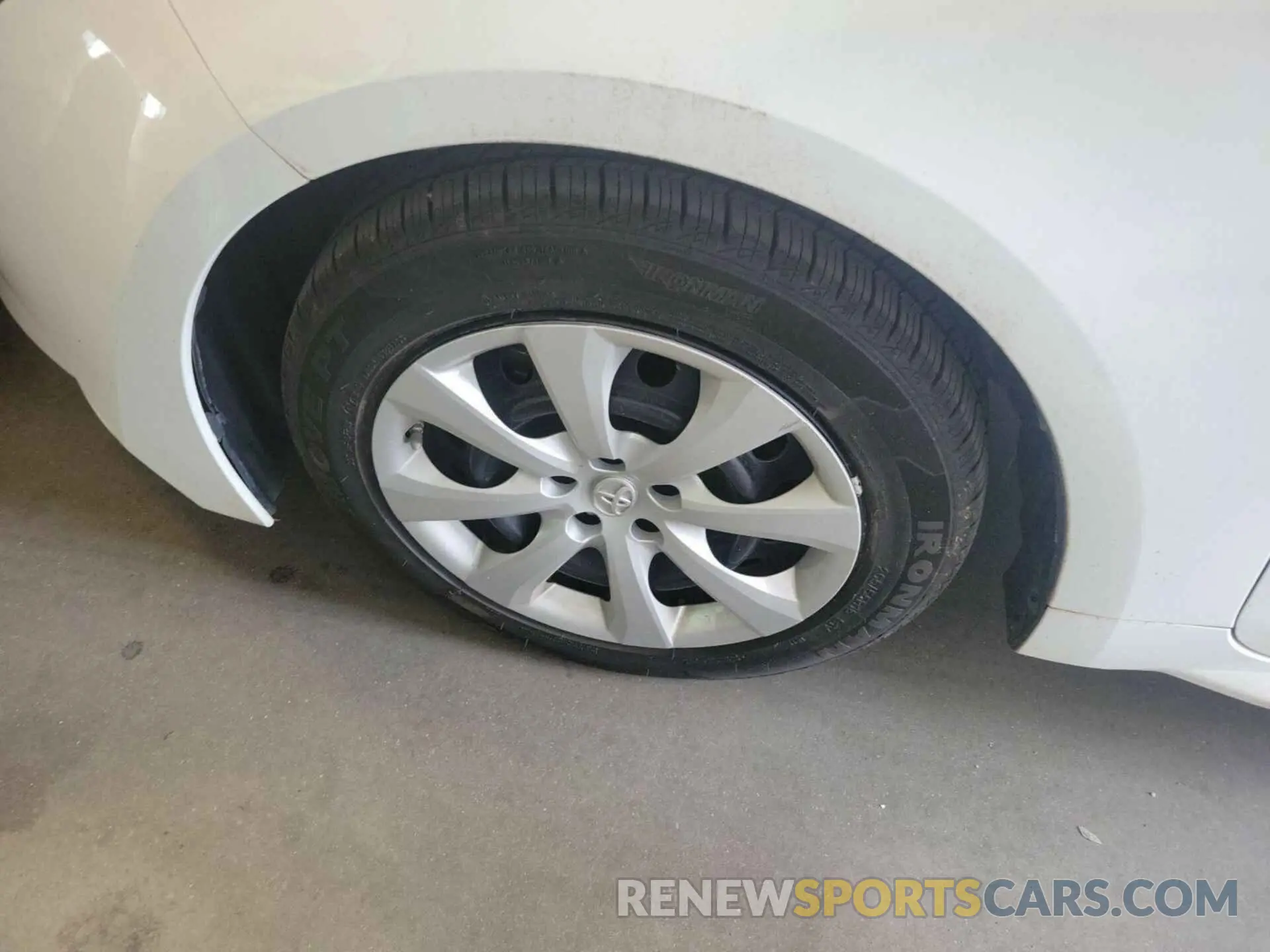 13 fotografías del automóvil dañado 5YFEPMAE8MP230819 TOYOTA COROLLA 2021