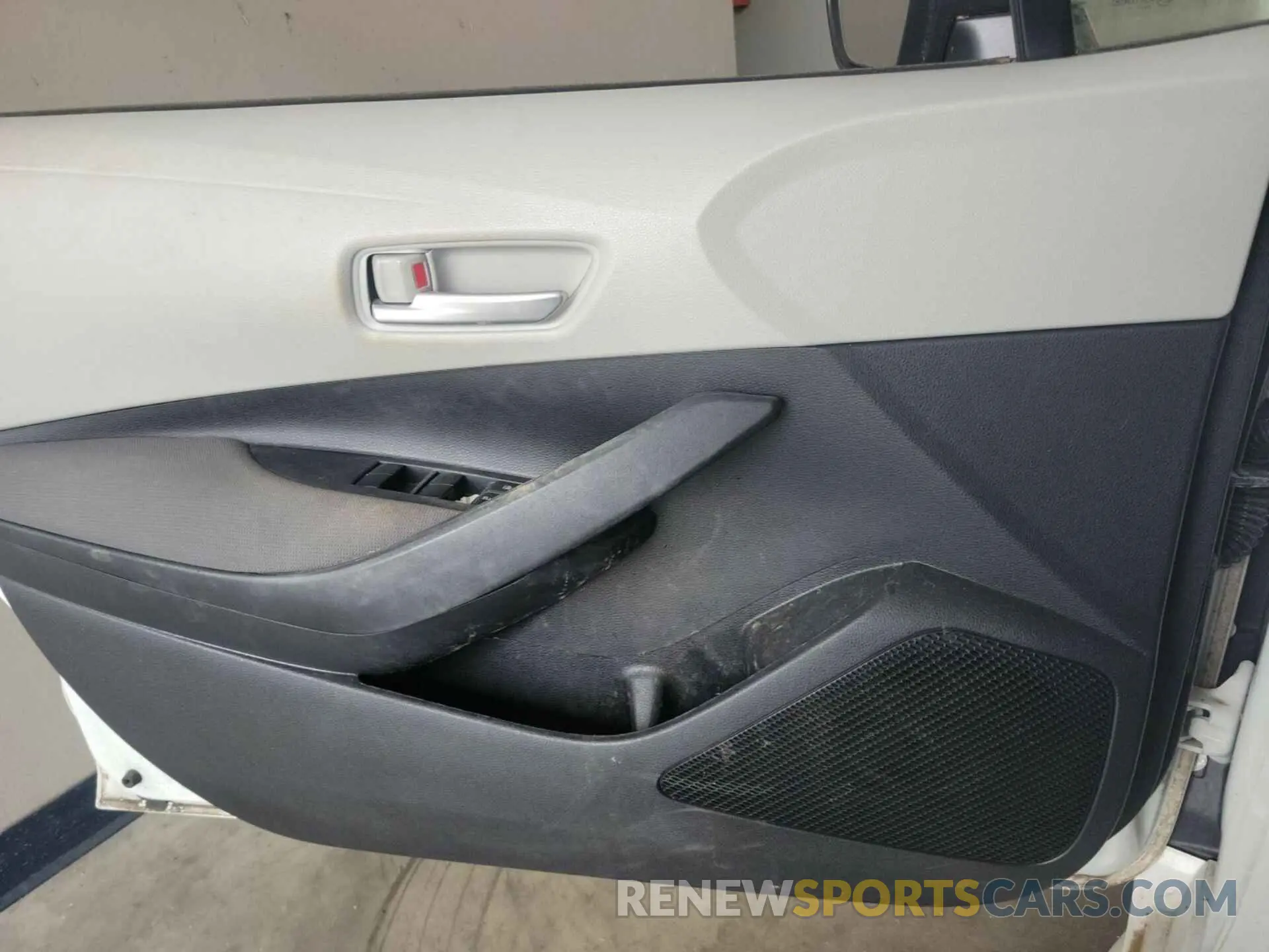 15 fotografías del automóvil dañado 5YFEPMAE8MP230819 TOYOTA COROLLA 2021