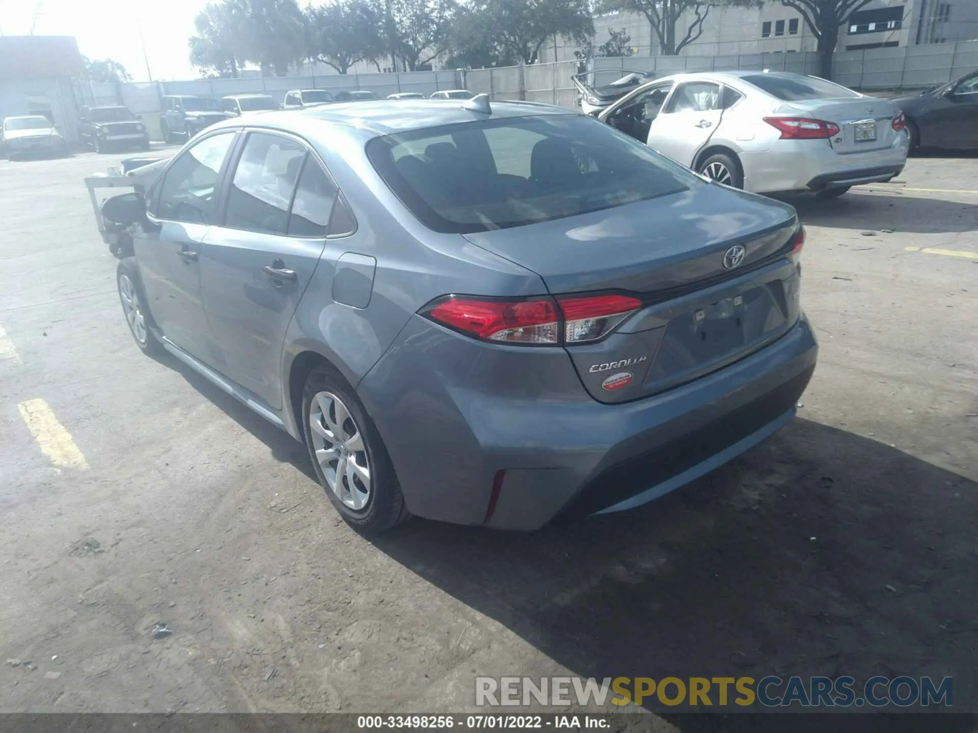 3 fotografías del automóvil dañado 5YFEPMAE9MP152826 TOYOTA COROLLA 2021