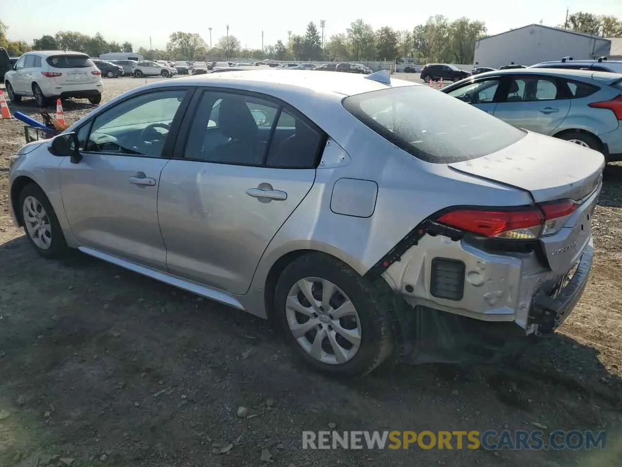 2 fotografías del automóvil dañado 5YFEPMAE9MP169707 TOYOTA COROLLA 2021