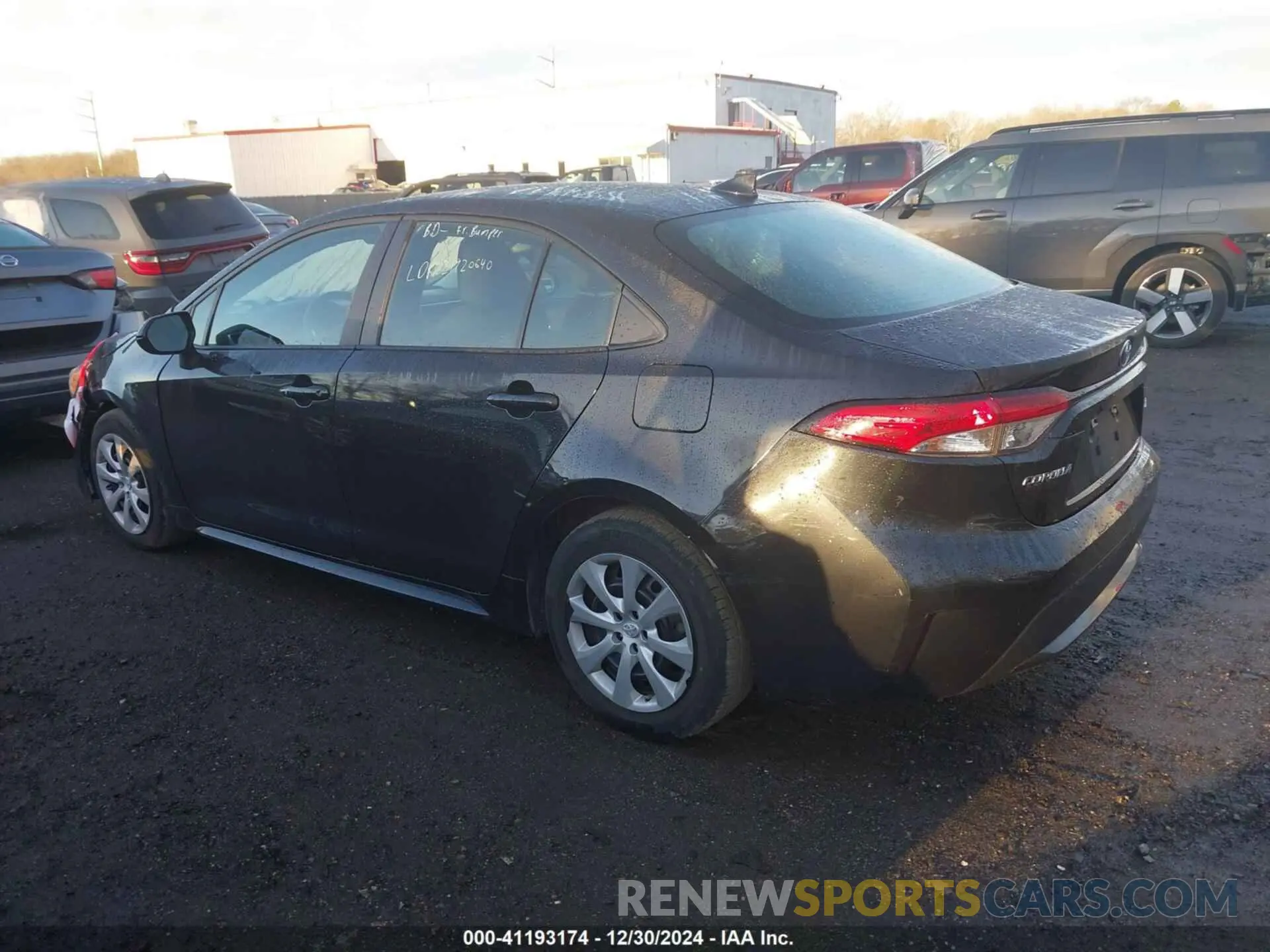 3 fotografías del automóvil dañado 5YFEPMAE9MP178262 TOYOTA COROLLA 2021