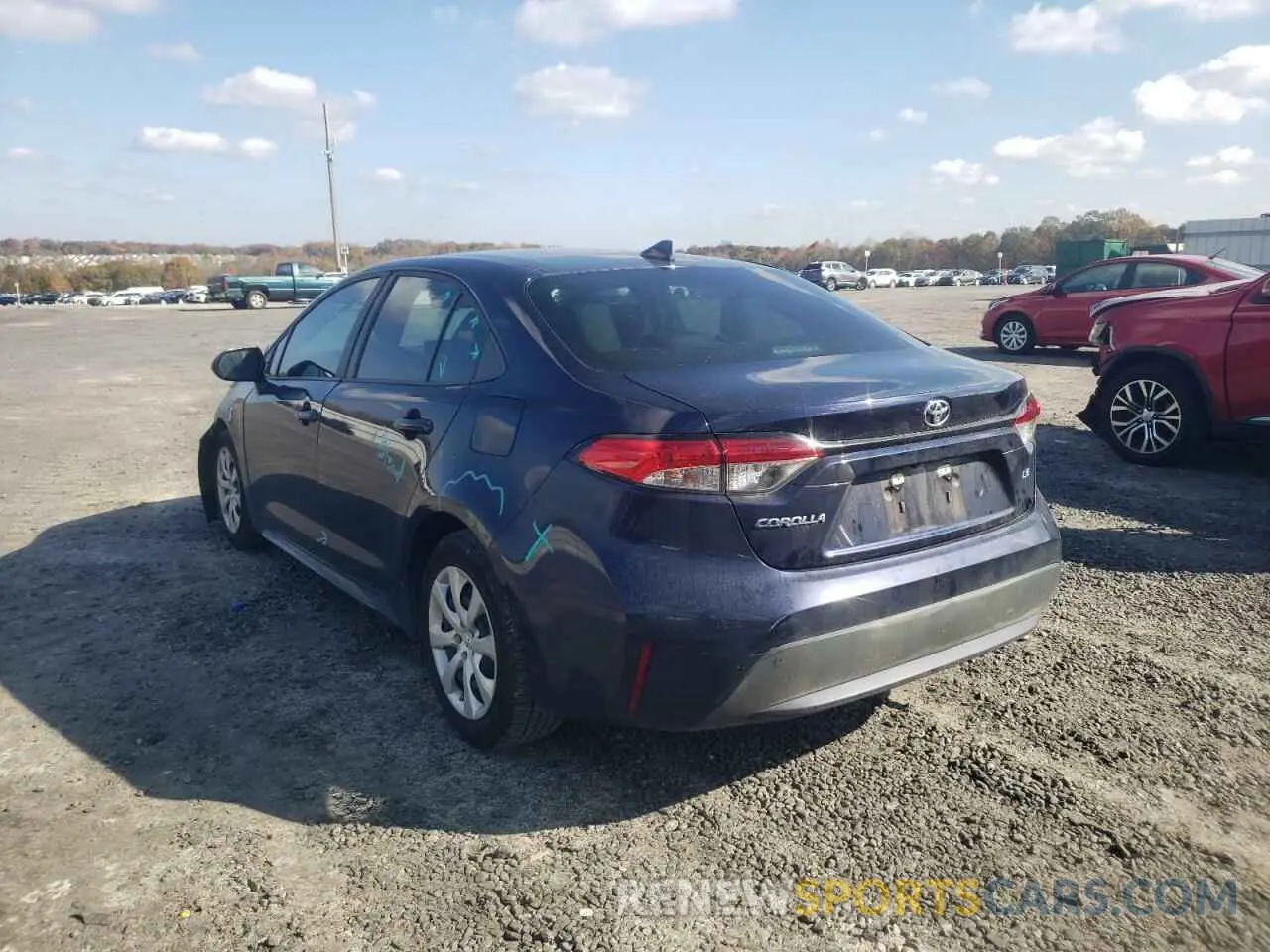 3 fotografías del automóvil dañado 5YFEPMAE9MP191335 TOYOTA COROLLA 2021